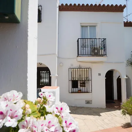 Urb. La Hacienda, 16 Apartment